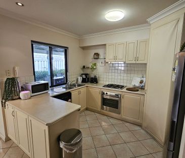 Scarborough - Photo 2