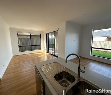 4-Bedroom Home in Evanston Gardens! - Photo 5