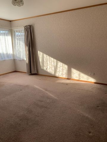 3 bedroom home in Redwoodtown - Photo 3