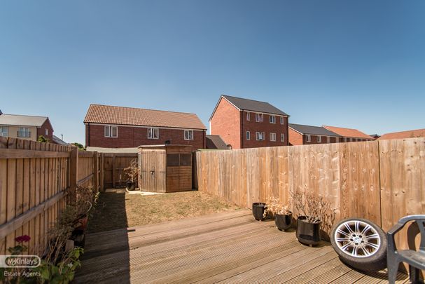 2 Bed Mid Terraced - Photo 1