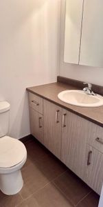 RÉNOVÉ AU COMPLET! 3 1/2 INSONORISATION SUPÉRIEURE - Photo 3