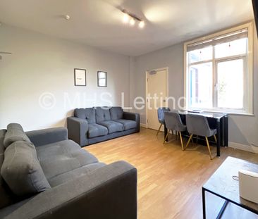 5 Bedroom Mid Terraced House for rent in Ash Road - Photo 2