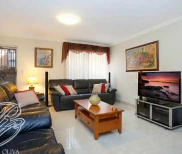 2/5 Church Street, Ashfield - Photo 2