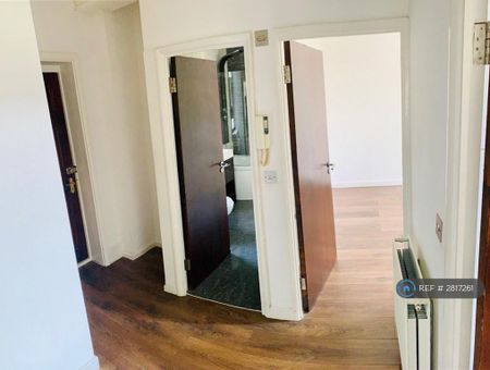 2 bedroom flat to rent - Photo 4