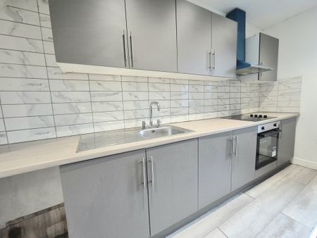 Denholme Gate Road, Halifax, Hipperholme - Photo 3