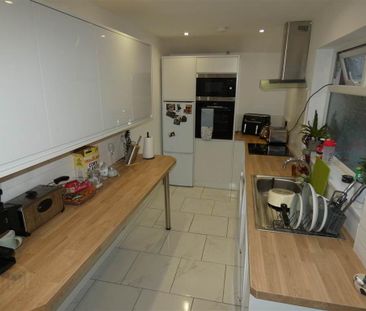 68 Ravenscroft Avenue, Belfast, BT5 5BB - Photo 2