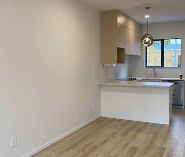Near New Two Bedroom Plus Study Townhouse - Photo 4