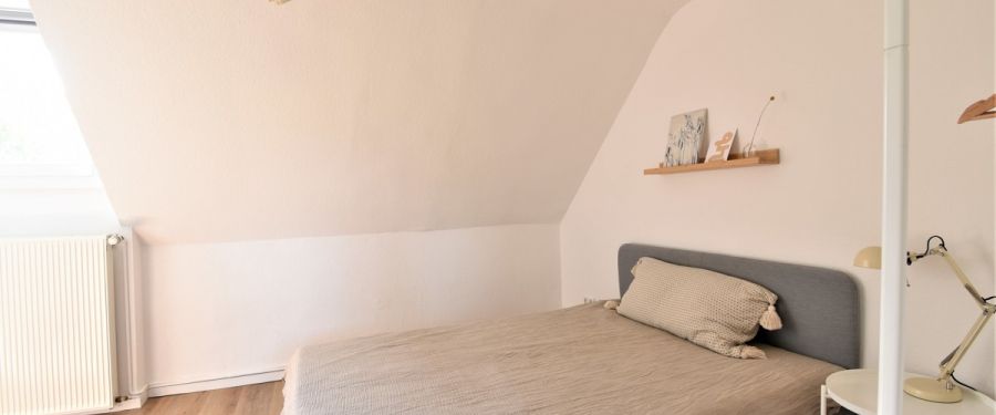 Möbliertes DG-Appartement in Solingen-Aufderhöhe m. Stellplatzoption, Nähe Bethanien. - Foto 1