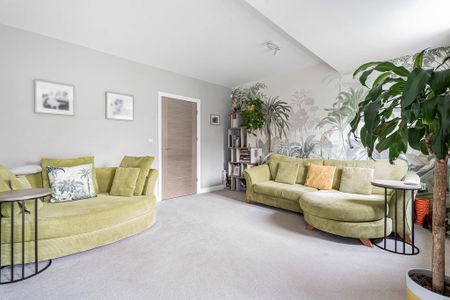 4 bedroom semi-detached house to rent - Photo 4