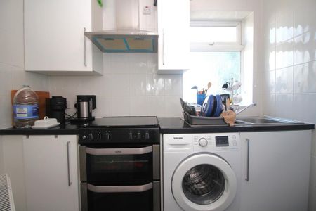 2 bedroom flat to rent - Photo 5