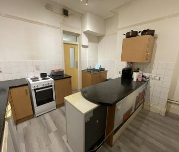 1 bedroom in a house share to rent - Photo 6