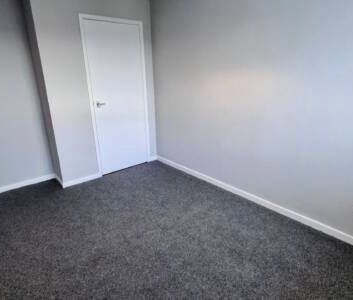 Partly Furnished 3 Bedroom Terrace - Photo 2