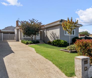 Stylish Family Living in Prime Niddrie Location! 6 Month Lease - Photo 2