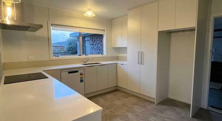 Very Tidy Home In One Of Pukekohe's Most Sough... - Photo 4