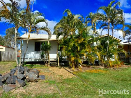 3 bedroom Home nestled amongst the palm trees - Photo 4