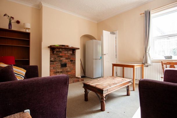 3 bedroom terraced house to rent - Photo 1