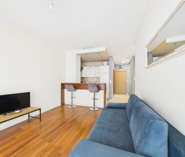 Jasne, przestronne mieszkanie z garderobą - Zdjęcie 4