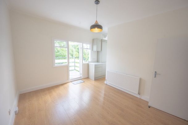 1 Bed Flat, Haverstock Hill, NW3 - Photo 1