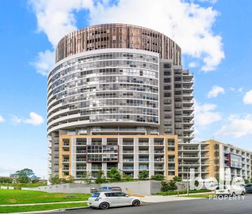 Substantial apartment within walking distance to shops and Light Ra... - Photo 2