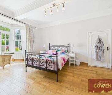 3 bedroom flat to rent - Photo 5