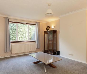 2 bedroom maisonette to rent - Photo 2