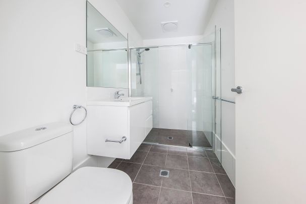 Spacious & Convenient One-Bedroom Apartment with Study - Photo 1