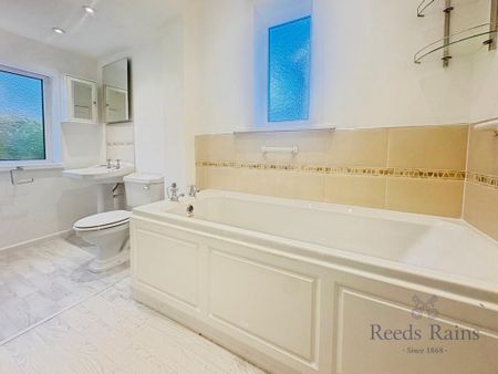 3 bedroom semi-detached house to rent - Photo 2