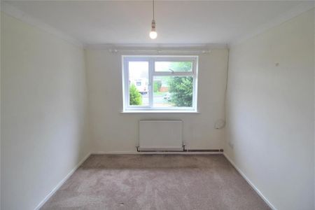 2 bedroom semi-detached bungalow to rent - Photo 4