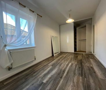 Semi-detached house to rent on - Photo 5