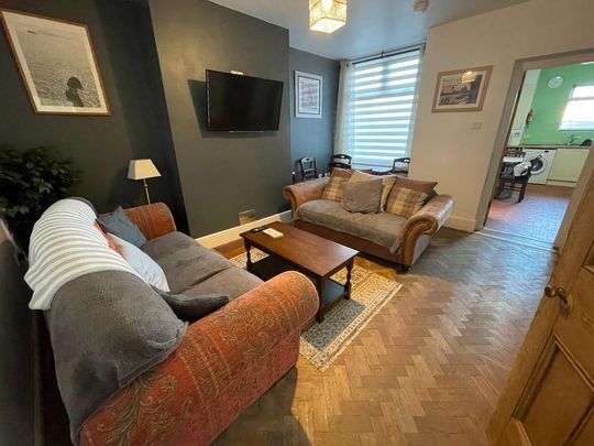 1 bedroom in a house share to rent - Photo 1