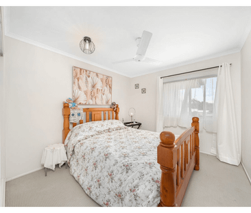 Spacious Two-Level Home with Golf Course Views - Photo 6