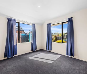 Spacious & Sunny Living in a Quiet Cul-de-Sac - Photo 4