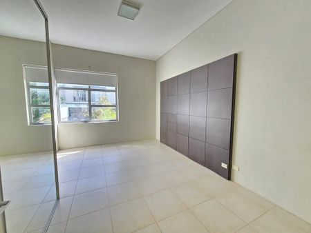 “Unfurnished - One Bedroom Double Storey Courtyard Apartment” - Photo 4