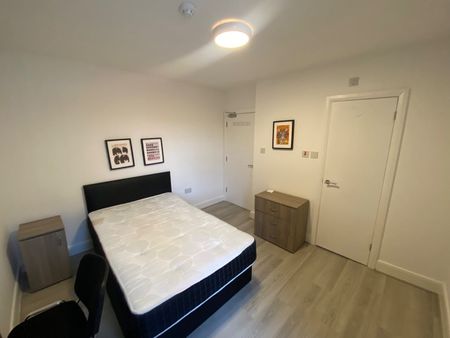 Room in a Shared House, Ampthill Road, L17 - Photo 4