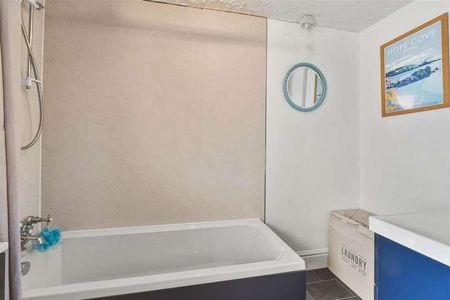 North Hill, Plymouth, PL4 - Photo 4