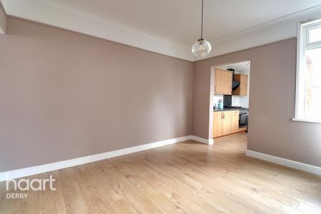 2 bedroom end of terrace house to rent - Photo 5