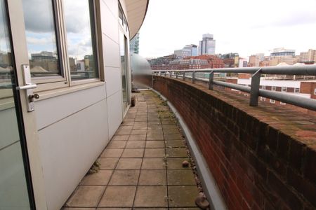 £1,200 - To Let - Photo 2