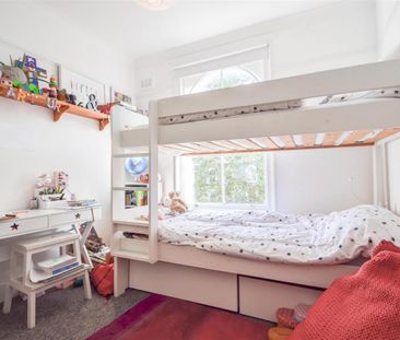 2 bedroom Flat To Let - Photo 5