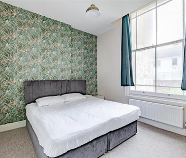 3 bedroom flat to rent - Photo 6