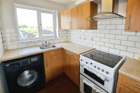2 bedroom semi-detached house to rent - Photo 5