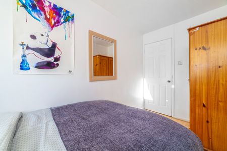 Room in a Shared Flat, Paynes Walk, W6 - Photo 3