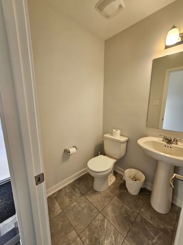 For Lease - 233 Billrian Crescent, Stittsville - Munster - Richmond, Ontario - Photo 5