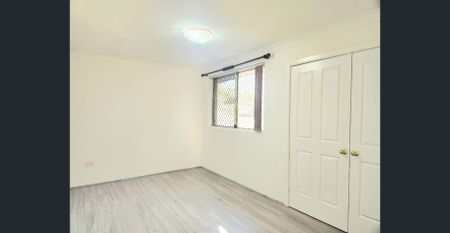 Spacious 4-Bedroom Townhouse for Lease - Photo 2
