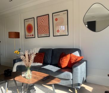 2 Bed Flat, Rosemont Road, W3 - Photo 1