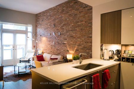 Showcase Lofts - Photo 2