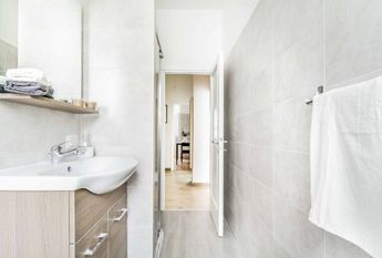 Wonderful single room with juliet balcony in Via Degli Astri - Inganni