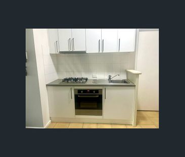 Fully Furnished 1-Bedroom Apartment in Carlton! - Photo 1