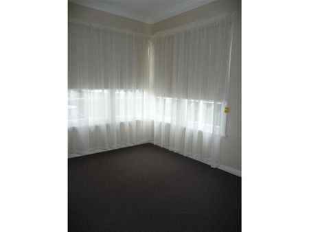 Beautiful Three Bedroom Home in Chatham - Photo 3