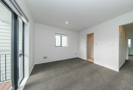 2-bedroom Grafton Grammar Zone - Photo 2