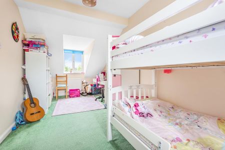 3 bedroom end of terrace house to rent - Photo 4